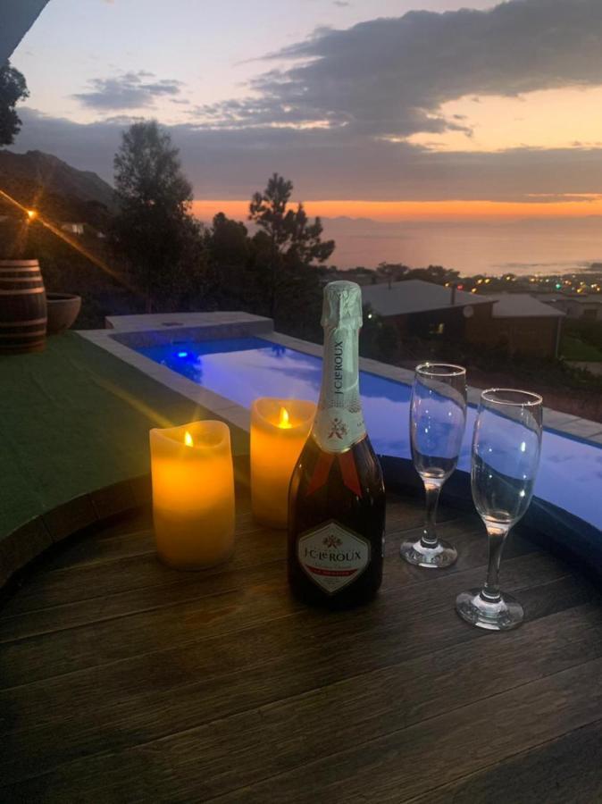 On The Gbay Villa Gordons Bay Exterior photo