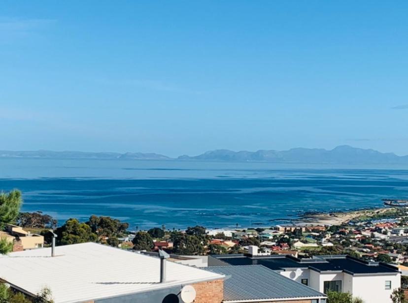 On The Gbay Villa Gordons Bay Exterior photo